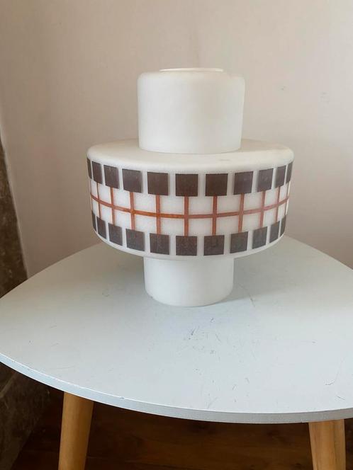 Vintage hanglamp uit het ruimtetijdperk opaline Glazen, Huis en Inrichting, Lampen | Hanglampen, Zo goed als nieuw, Glas, Ophalen of Verzenden
