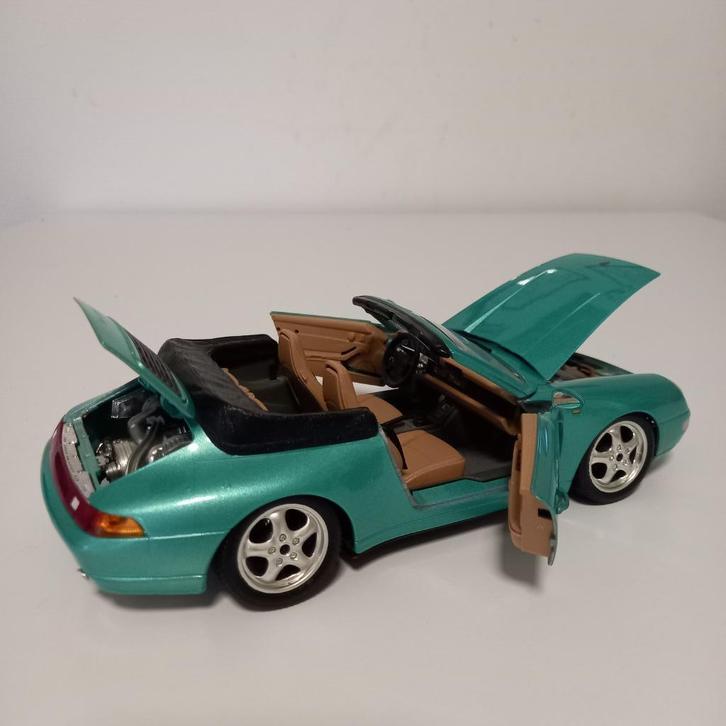 Bburago porsche 911 carrera 1993, Hobby en Vrije tijd, Modelauto's | 1:18, Zo goed als nieuw, Auto, Burago, Ophalen