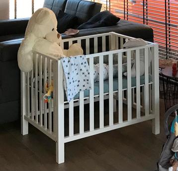 Baby park met matras beschikbaar voor biedingen