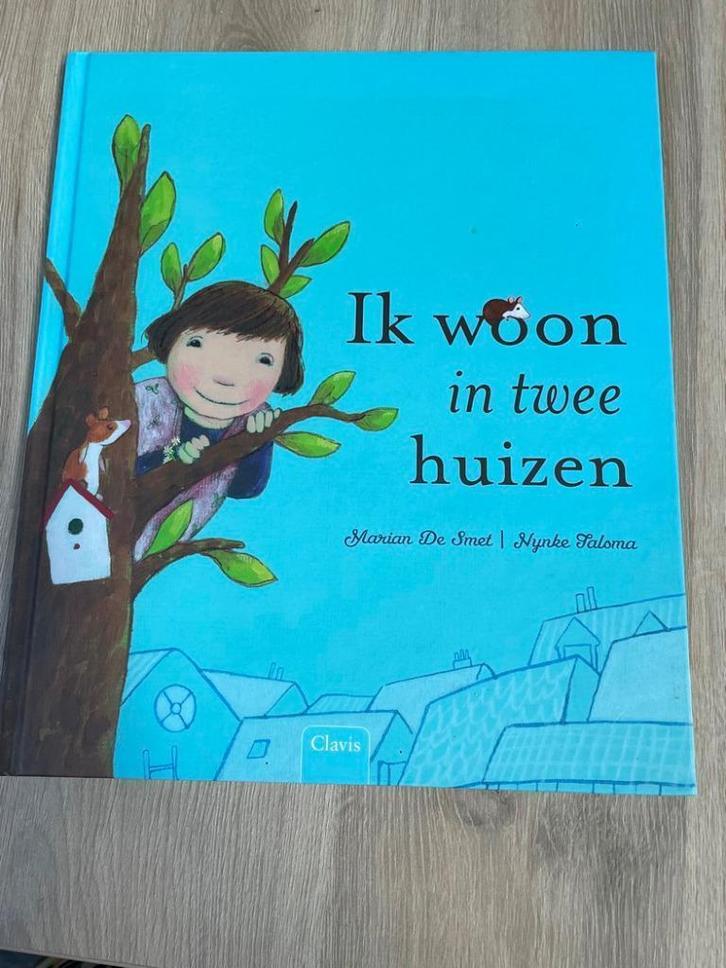 Ik woon in twee huizen, Boeken, Kinderboeken | Kleuters, Ophalen of Verzenden