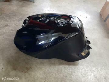 Benzinetank origineel tank brandstoftank ST2 ST3 ST4 ST beschikbaar voor biedingen