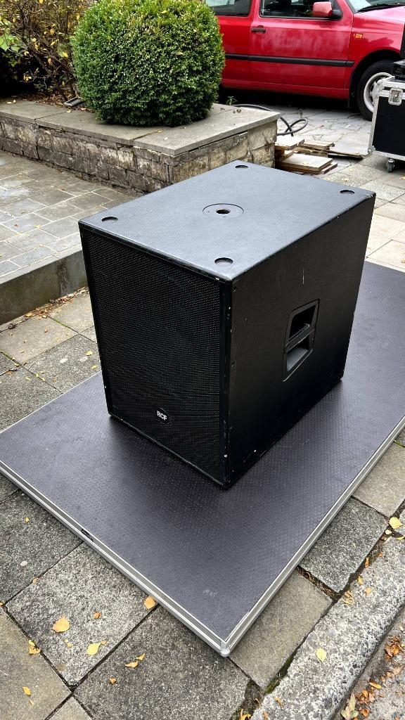 Subwoofer RCF 4 pro 8003 as 18", Audio, Tv en Foto, Luidsprekerboxen, Gebruikt, Subwoofer, 120 watt of meer, Overige merken, Ophalen