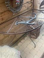 Ijzeren   Muurtafel met twee stoelen  zwaar, Tuin en Terras, Ophalen, Zo goed als nieuw