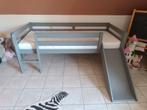 Kinderbed met glijbaan, Kinderen en Baby's, Kinderkamer | Stapelbedden en Hoogslapers, Ophalen, Zo goed als nieuw