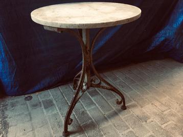 Vintage 3 Tables de Bistrot beschikbaar voor biedingen