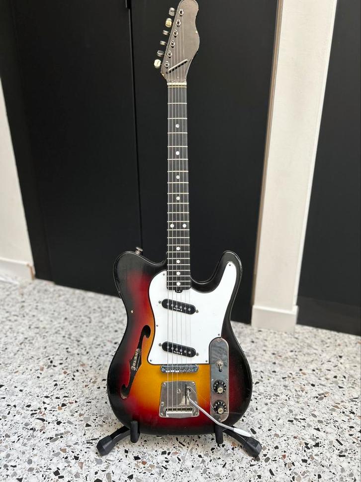 Jolana Iris II, Muziek en Instrumenten, Snaarinstrumenten | Gitaren | Elektrisch, Zo goed als nieuw, Ophalen