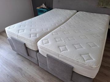 Electrisch 2 persoon bed beschikbaar voor biedingen