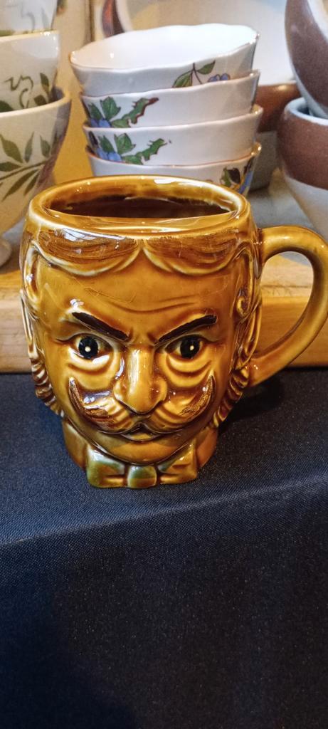 Ancienne tasse à Moustache Monsieur Straffe Hendrik, Antiek en Kunst, Antiek | Vazen, Ophalen of Verzenden
