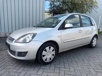 Ford Fiesta 1.3 essence année 2007 133000 km bon état