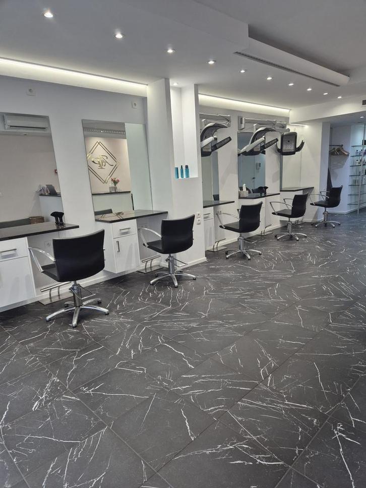 Verhuur van kapsalons in een kapsalon in Ukkel, Zakelijke goederen, Kantoor en Winkelinrichting | Winkel en Inventaris, Ophalen