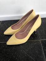 gele hakken CATWALK, Geel, Ophalen of Verzenden, Zo goed als nieuw, Schoenen met hoge hakken