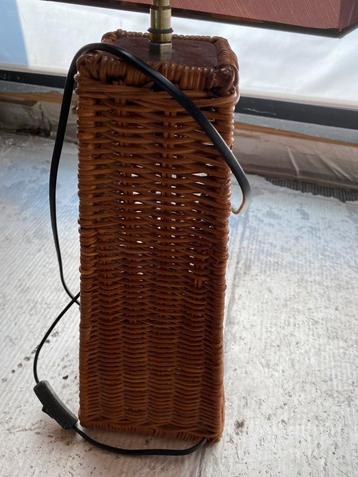 Rotan Tafellamp, Enlèvement