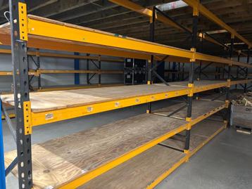 Palletrekken en tussenvloer beschikbaar voor biedingen