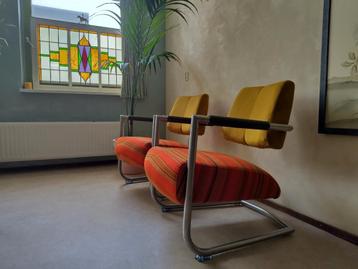 Xooon diner stoeltjes geheel opnieuw gestoffeerd  beschikbaar voor biedingen