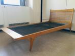 Vintage bed met prachtig rotan hoofdbord, Huis en Inrichting, Ophalen, Gebruikt, 90 cm, Vintage