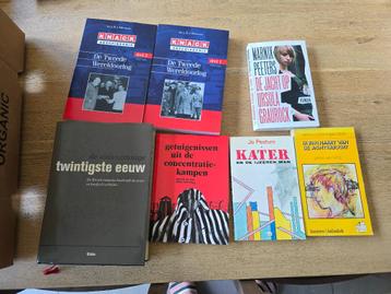 Geschiedenisboeken en romans (3e/boek als je alles koopt) beschikbaar voor biedingen