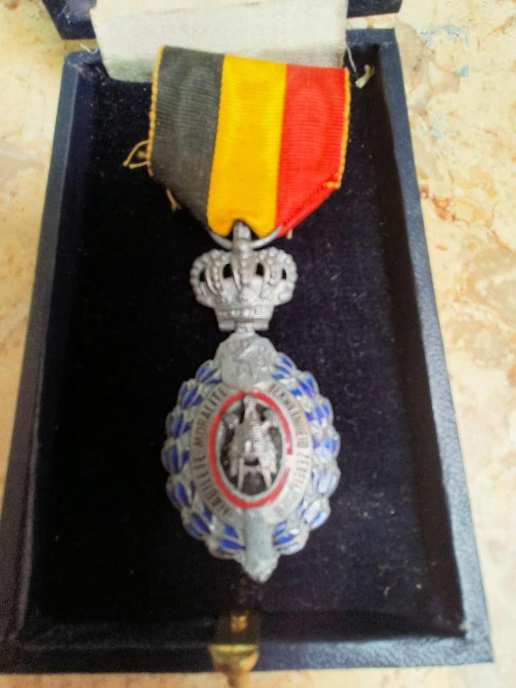 Oude medaille "Bekwaamheid Zedelijkheid" 2de Klasse, Postzegels en Munten, Penningen en Medailles, Overige materialen, Ophalen