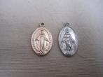 2 hangertjes, Ophalen of Verzenden, Gebruikt, Sieraad, Christendom | Katholiek