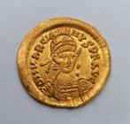 Gouden Byzantijnse solidus van Marcianus, Goud, Italië, Ophalen of Verzenden, Losse munt