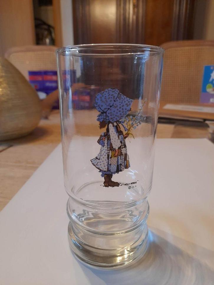Glas met 'Holly Hobbie' op, Verzamelen, Glas en Drinkglazen, Gebruikt, Frisdrankglas, Ophalen of Verzenden