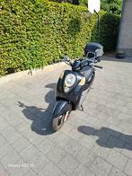Scooter sym allo B klasse met papieren in goede staat, Fietsen en Brommers, Ophalen, Zo goed als nieuw