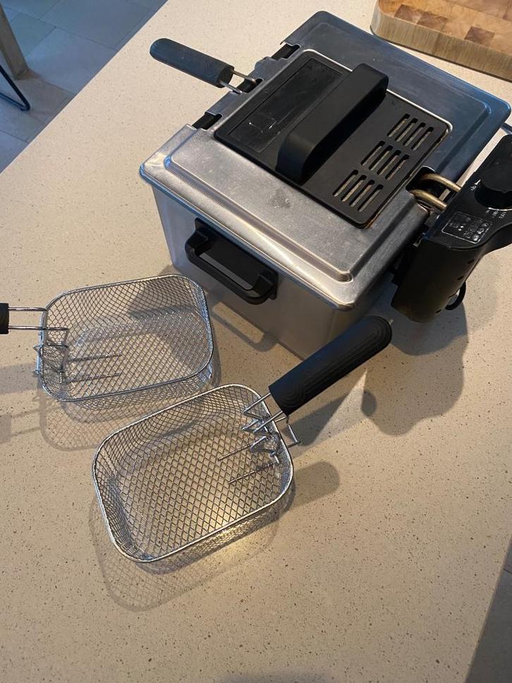 Friteuse ,elektrisch, inhoud 4 liter, Huis en Inrichting, Keuken | Keukenbenodigdheden, Gebruikt, Ophalen