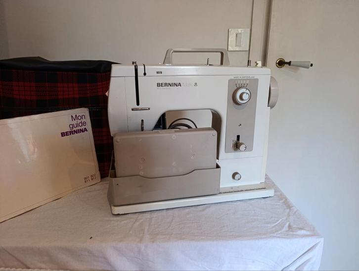 Bernina 802 sport, Hobby en Vrije tijd, Naaimachines en Toebehoren, Zo goed als nieuw, Naaimachine, Bernina, Ophalen