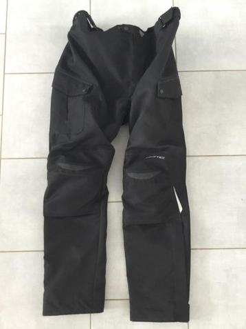 Pantalon moto homme taille XXL disponible aux enchères