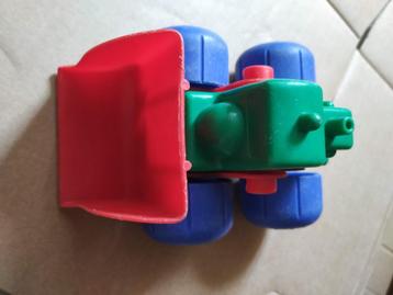 sterke pvc tractor met schepper voor de baby/peuter  disponible aux enchères