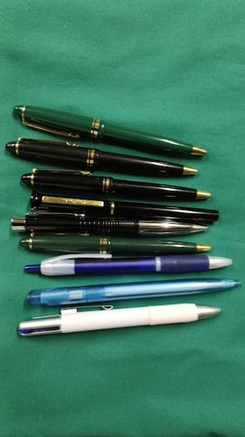 schrijfgerief beschikbaar voor biedingen