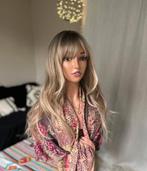 Prachtige golvende, geaccentueerde ombreblonde pruik., Handtassen en Accessoires, Ophalen of Verzenden, Nieuw, Pruik of Haarverlenging