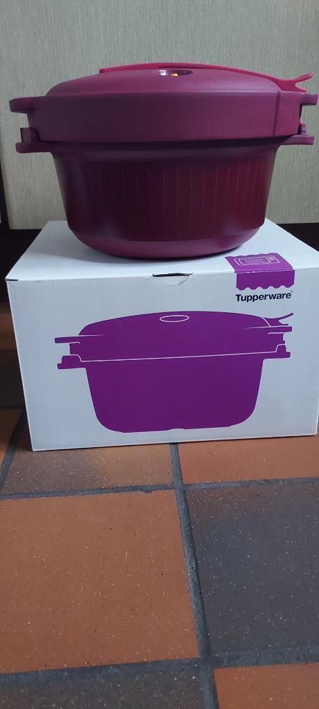 TUPPERWARE Micro Minuut Magnetron Snelkookpan + kookboek, Huis en Inrichting, Keuken | Tupperware, Nieuw, Paars, Ophalen