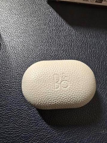 B & O E8 3 RD Generation beschikbaar voor biedingen