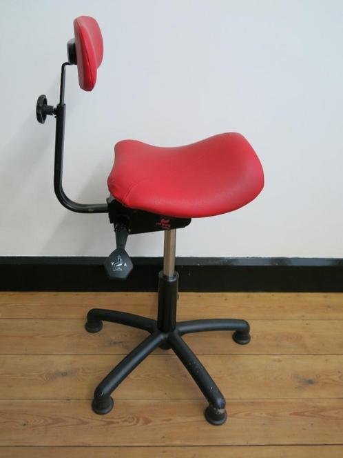 Ergonomische zadelstoel Swippolino, Huis en Inrichting, Bureaustoelen, Gebruikt, Bureaustoel, Rood, Ophalen