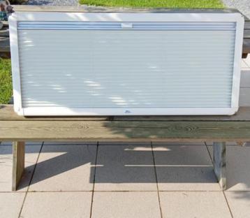 Verduistergordijn met muggenhor nieuw! Afm. 122 op 55 cm. beschikbaar voor biedingen