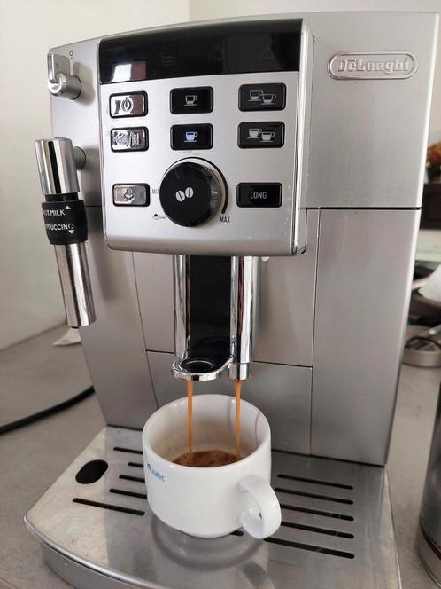 Delonghi koffiemachine met bonen en met garantie!, Elektronische apparatuur, Koffiezetapparaten, Zo goed als nieuw, Gemalen koffie