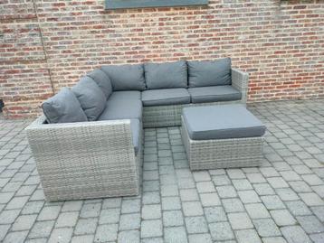 Loungeset 5-zit + tafel + afdekzeil beschikbaar voor biedingen