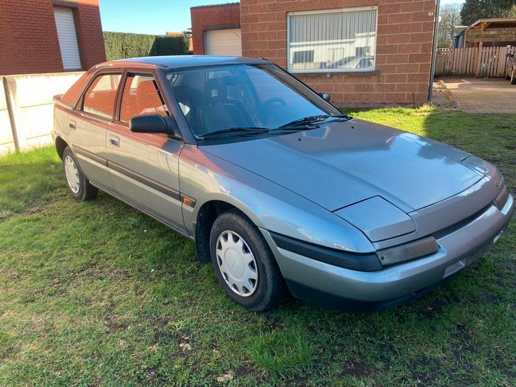 Mazda 323 f, Auto's, Mazda, Particulier, Trekhaak, Benzine, Overige carrosserie, 5 deurs, Handgeschakeld, Zilver of Grijs, Overige kleuren
