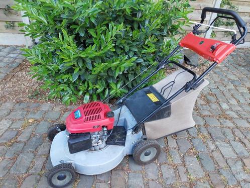 Benzine Grasmaaier honda 5,5pk zelftrekker alu onderstel, Tuin en Terras, Grasmaaiers, Gebruikt, Benzine-grasmaaier, 50 cm of meer