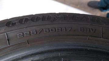 4 Winterbanden  225 50 17 98V GOODYEAR. Als nieuw. beschikbaar voor biedingen