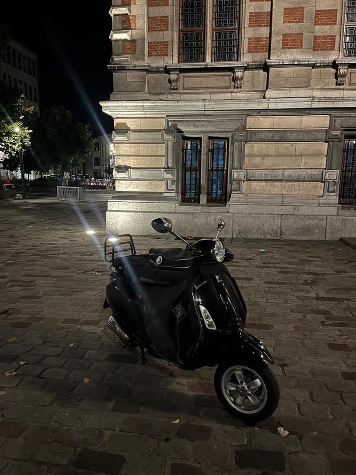 Vespa primavera a klasse, Fietsen en Brommers, Scooters | Vespa, Zo goed als nieuw, Overige modellen, Klasse A (25 km/u), Benzine