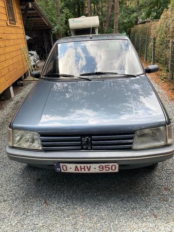 Peugeot 205 oldtimer, Autos, Argent ou Gris, Achat, Boîte manuelle, Autre carrosserie
