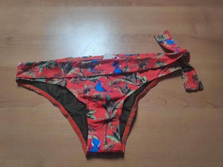 Slip de bikini pour oiseaux Kiwi Saint-Tropez, Vêtements | Femmes, Vêtements de Bain & Maillots de Bain, Bikini, Enlèvement