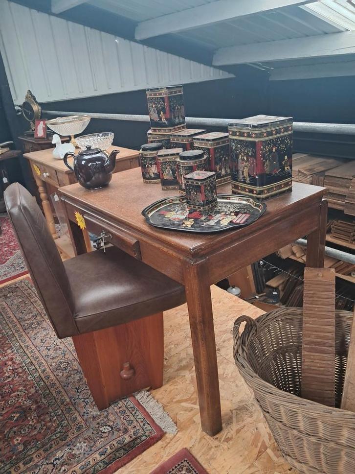 Out&Nief,tweedehands meubels,deco,textiel.en vele meer, Huis en Inrichting, Overige Huis en Inrichting, Gebruikt, Ophalen