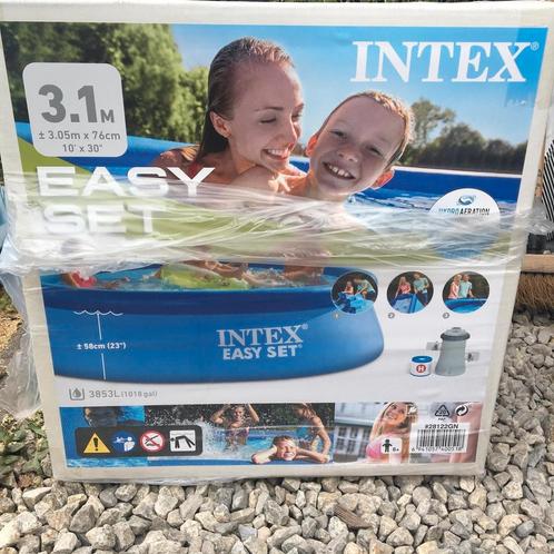 Intex zwembad met zonnepanelen, pompen en toebehoren, Tuin en Terras, Zwembaden, Zo goed als nieuw, Ophalen
