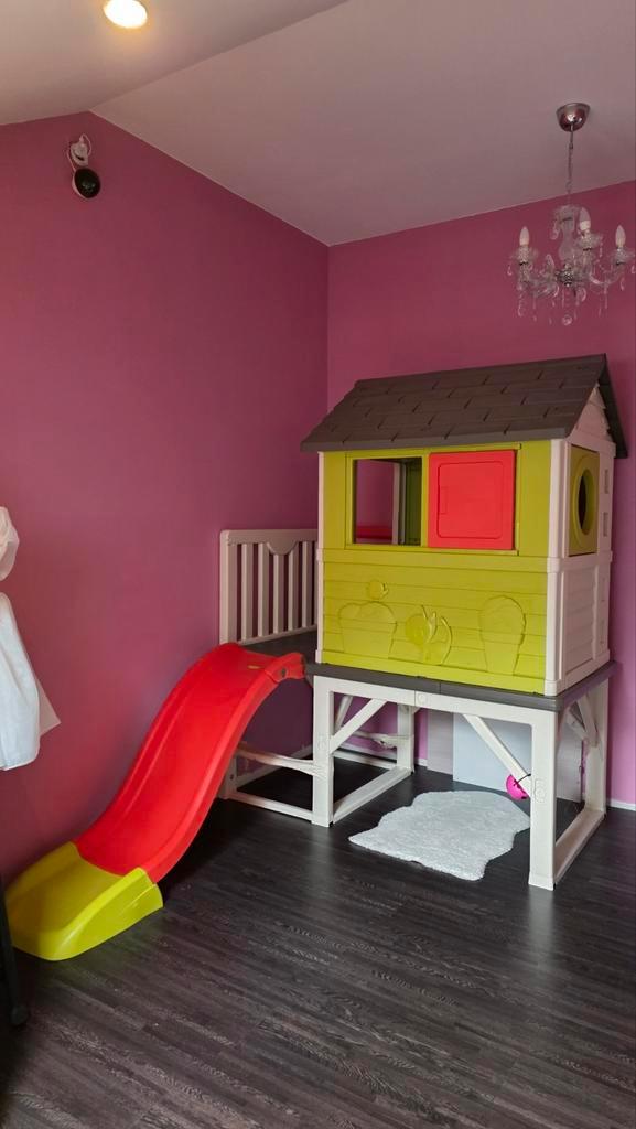 Speelhuisje met Glijbaan – Stevig, maar met gebroken deel, Kinderen en Baby's, Speelgoed | Buiten | Speelhuisjes, Ophalen