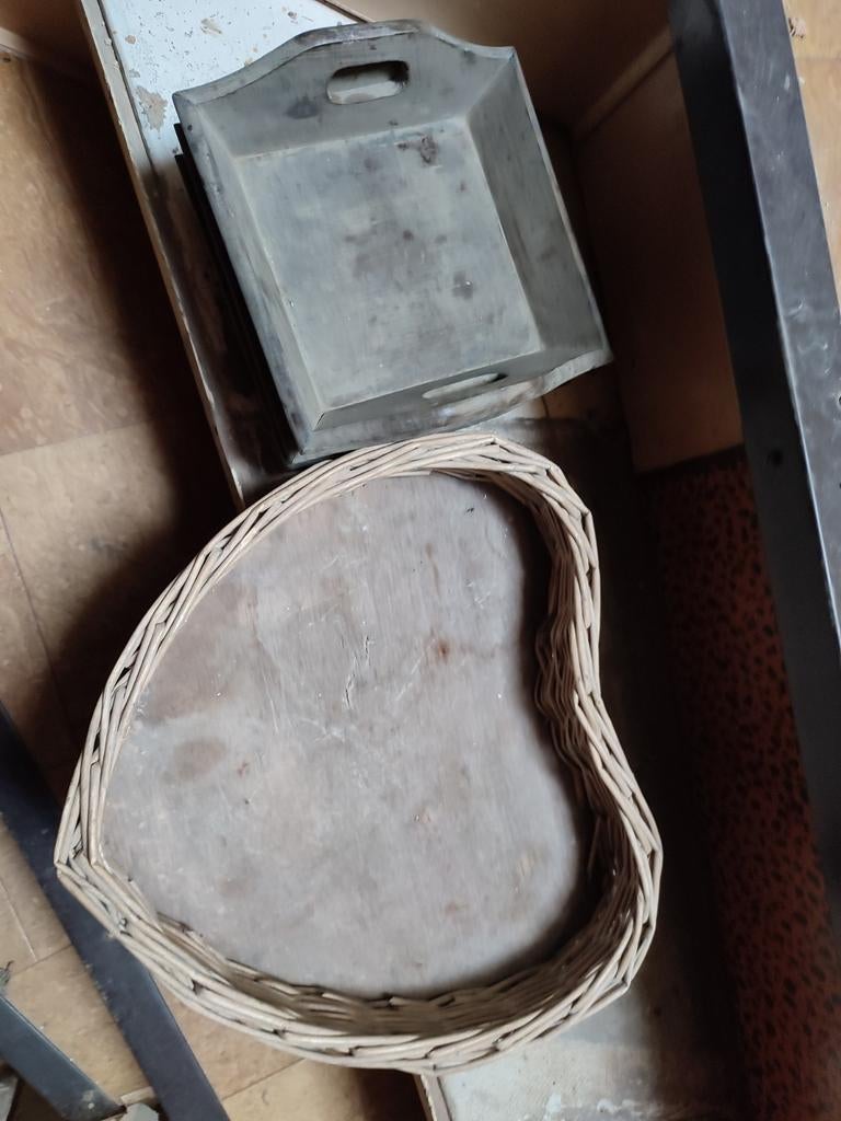 Set van drie plateautjes en hartje, Ophalen