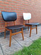 2 vintage eetkamer stoelen in Pastoe stijl, Ophalen, Gebruikt, Hout, Twee