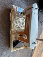 Machine a coudre avec sa valise ( livraison possible), Antiquités & Art, Enlèvement