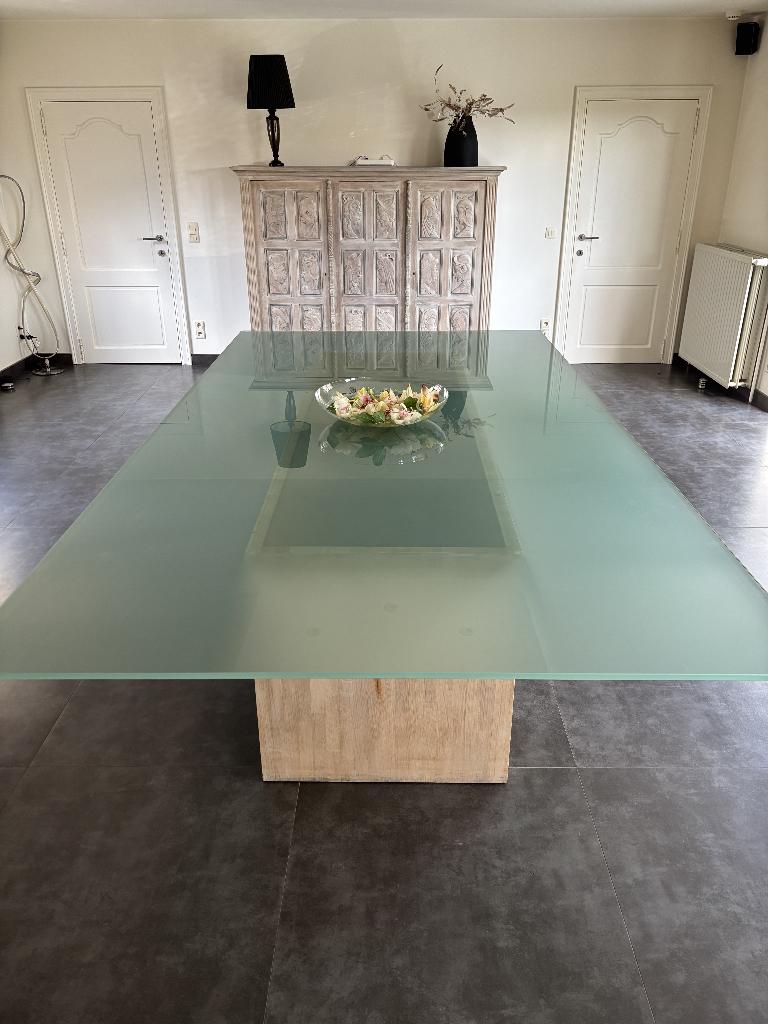 Moderne eetteettafel  met mat glazen blad + 10 stoelen, Huis en Inrichting, Tafels | Eettafels, Gebruikt, 150 tot 200 cm, 200 cm of meer